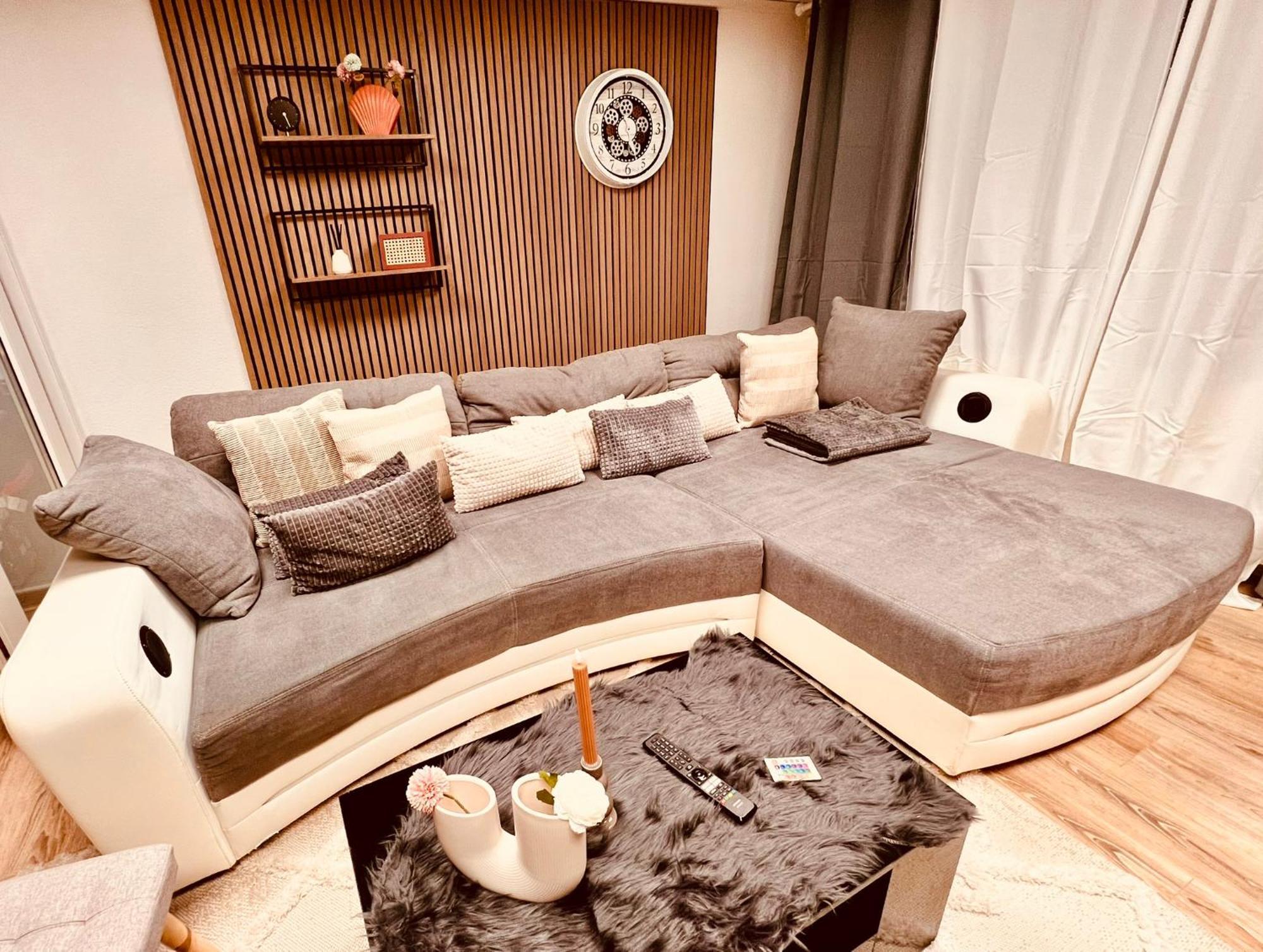 Cologne Luxe Living: Opulent Elegance Unleashed Colónia Exterior foto